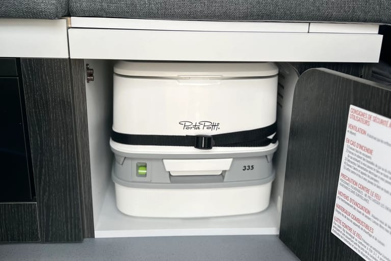 Flex-PLUS-van aménagé 2 à 4 places - WC