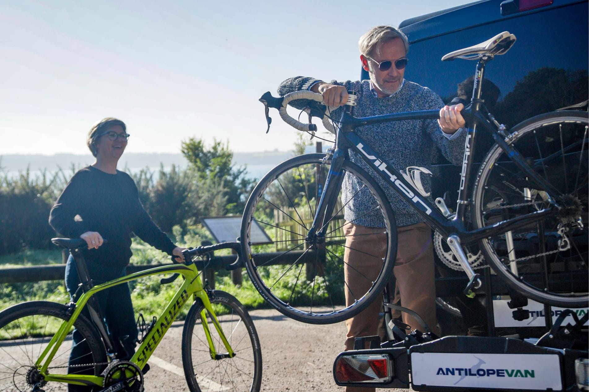 Flex-PLUS-van aménagé 2 à 4 places avec attelage et porte-vélos
